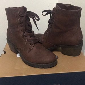 American eagle boots